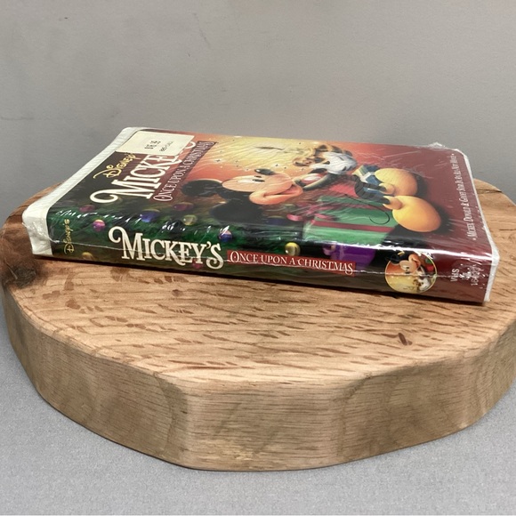 🟢 Sealed New - Disney’s Mickeys Once Upon A Christmas VHS Tape - Vintage - Rare - Picture 5 of 9